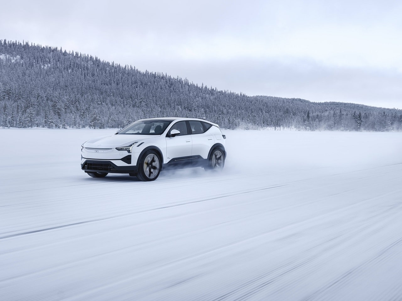 Polestar 3: nuove funzionalità e aggiornamenti hardware gratuiti