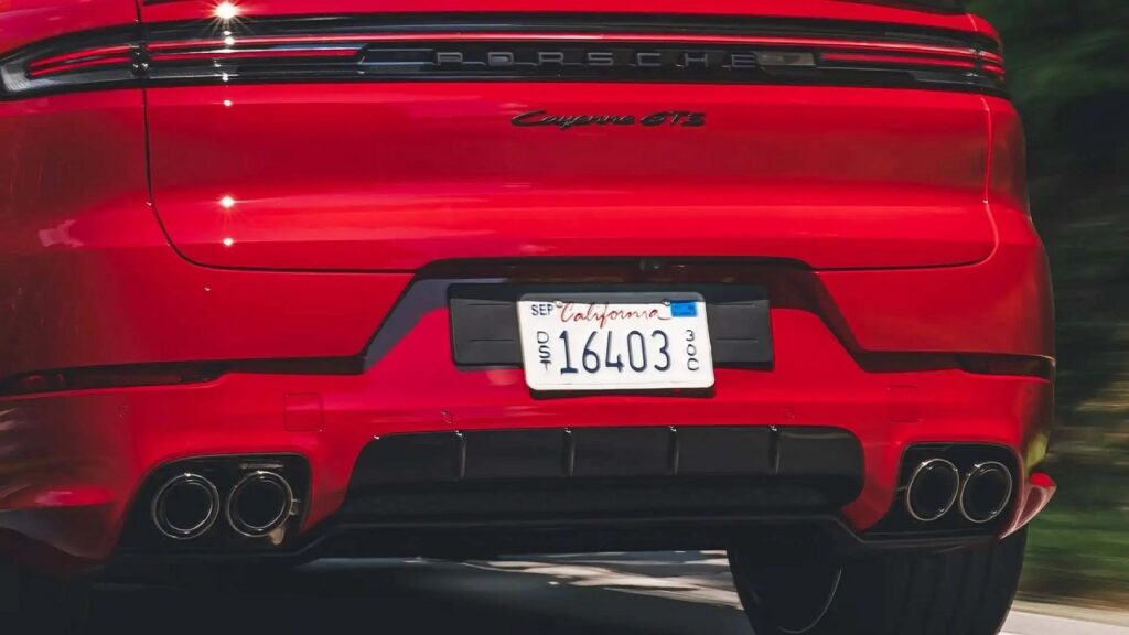 Porsche vuole costruire più motori a combustione