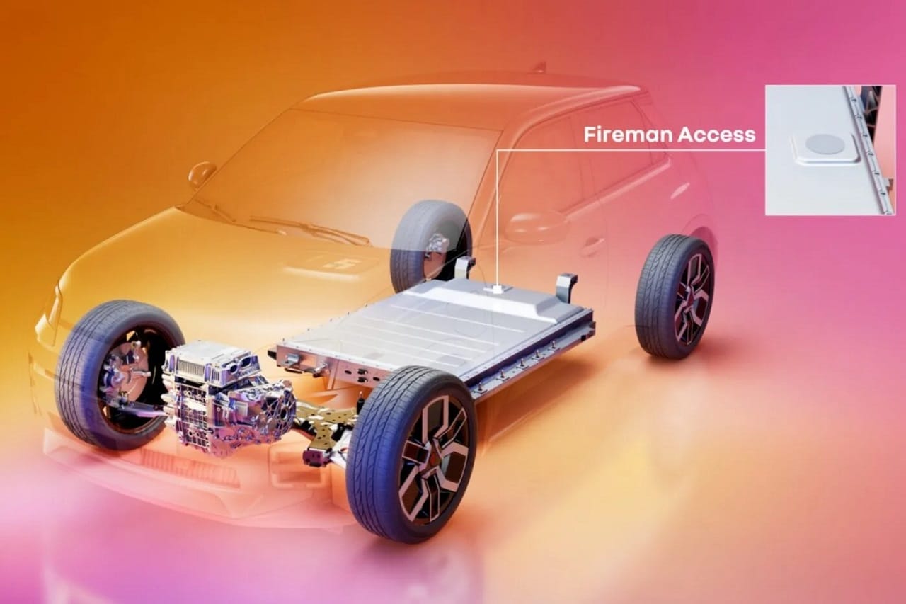 Renault: con 'Firemann Access' aiuta i pompieri a spegnere gli incendi delle auto elettriche più velocemente
