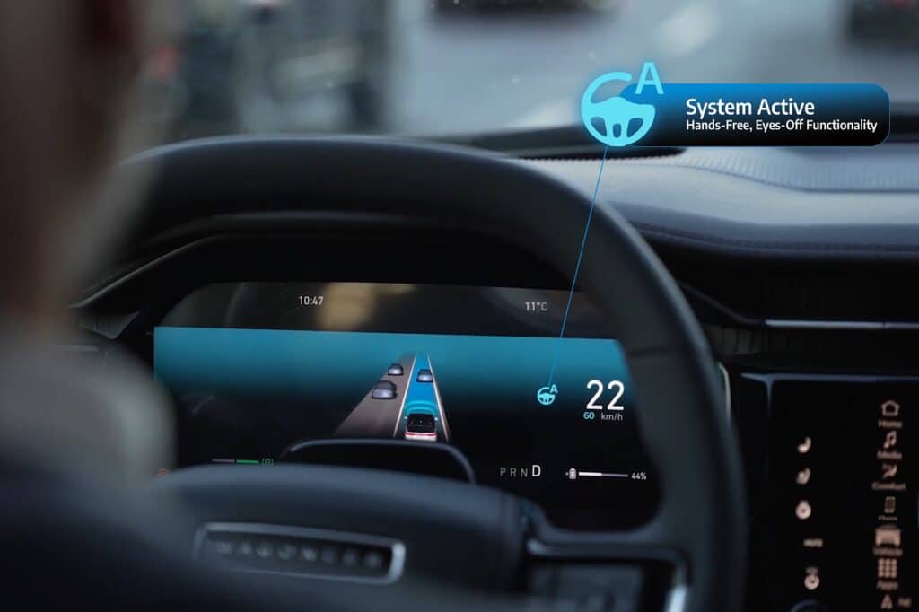 Stellantis ha svelato STLA AutoDrive: tecnologia di guida autonoma a mani liberi e occhi chiusi