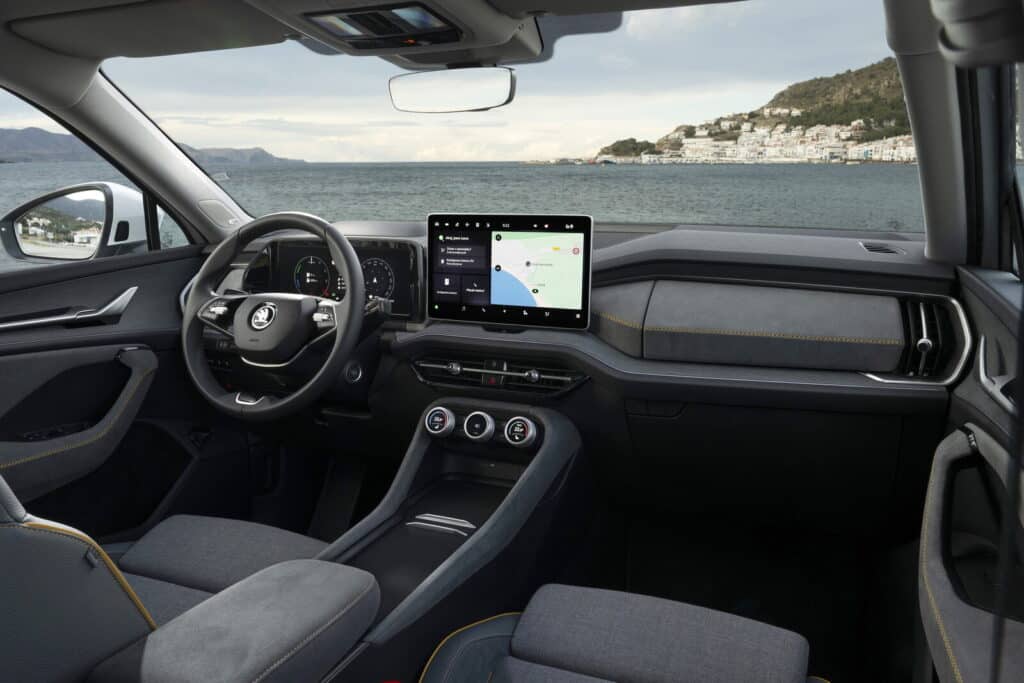 Skoda Kodiaq 2025: prezzo, foto, dimensioni, allestimenti