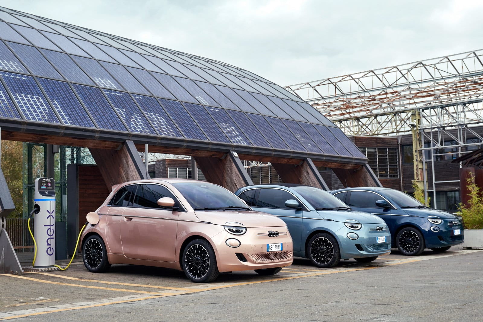Fiat 500e 2025: foto, prezzo, dimensioni, allestimenti