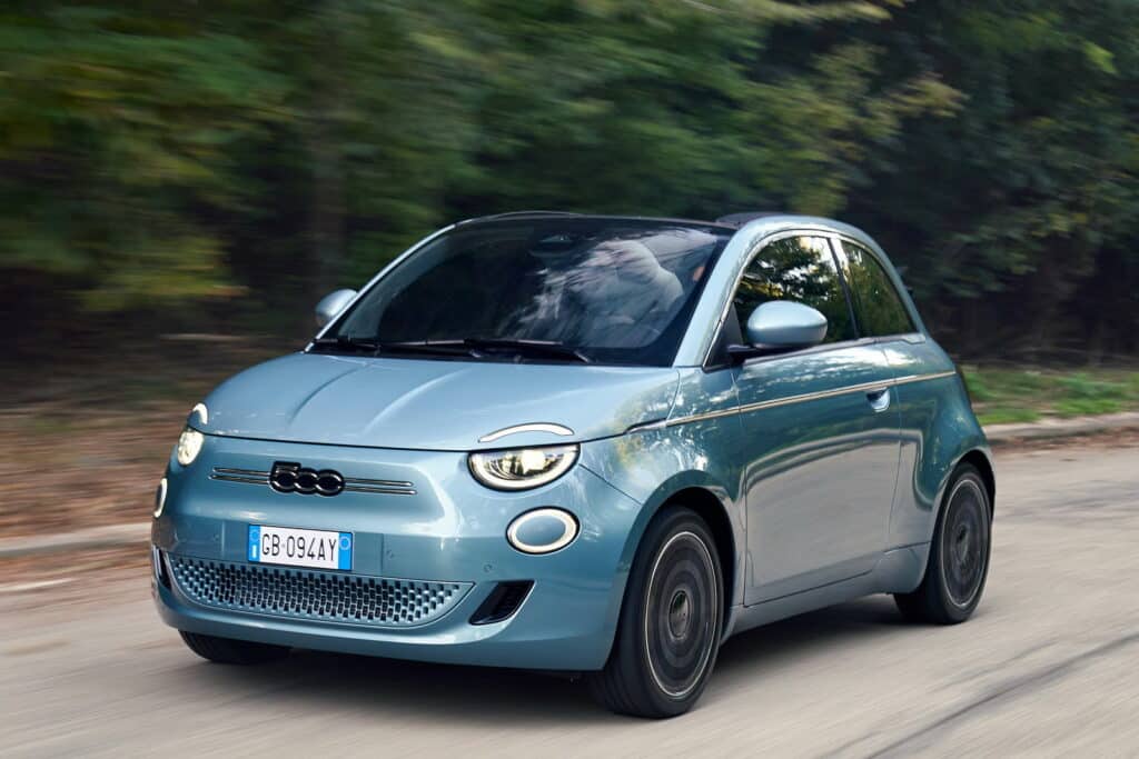 Fiat 500e 2025: foto, prezzo, dimensioni, allestimenti