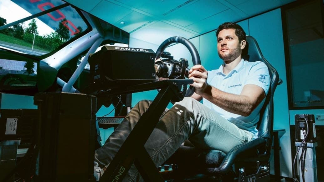 Il ruolo dei simulatori di guida nella formazione dei conducenti Porsche