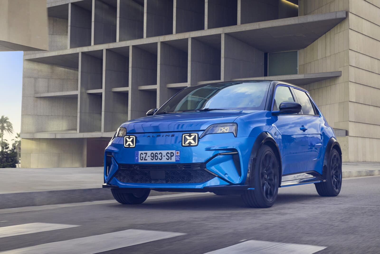 Alpine A290 2025: prezzo, foto, dimensioni, interni