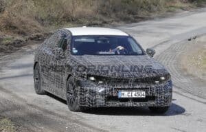 BMW Serie 5 2026: la berlina abbraccia lo stile Neue Klasse [FOTO SPIA]