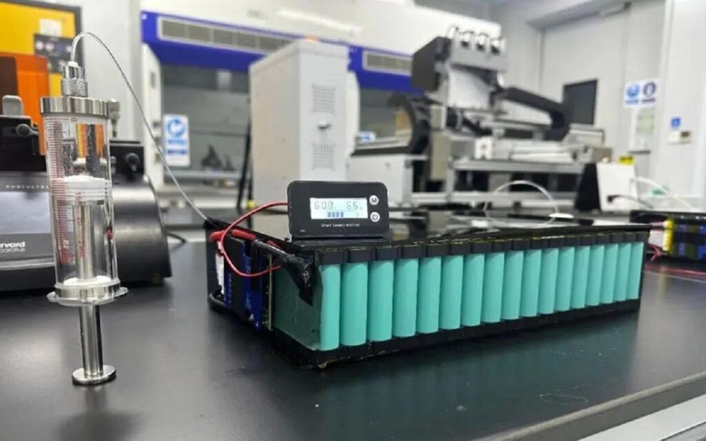 Auto elettriche: iniezioni di litio alle batterie per prolugarne la vita