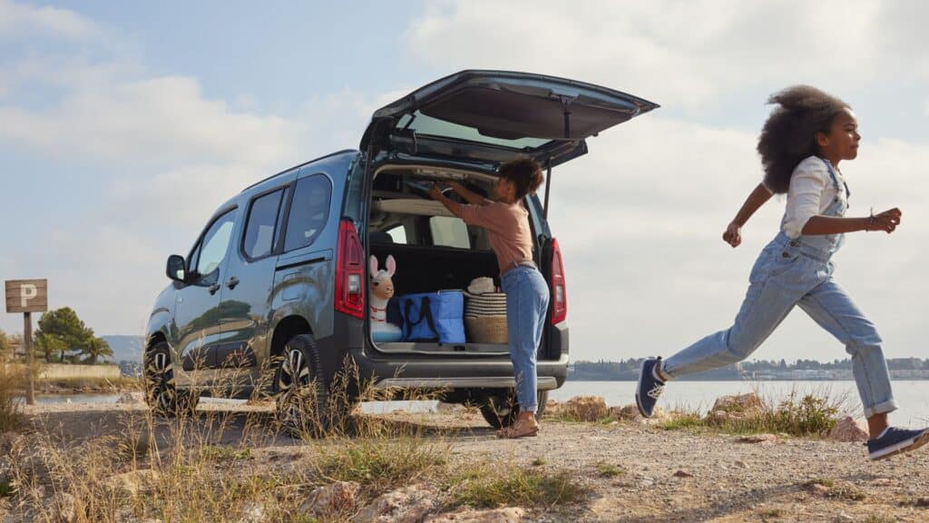 Citroën Berlingo 2025: prezzo, foto, dimensioni, allestimenti