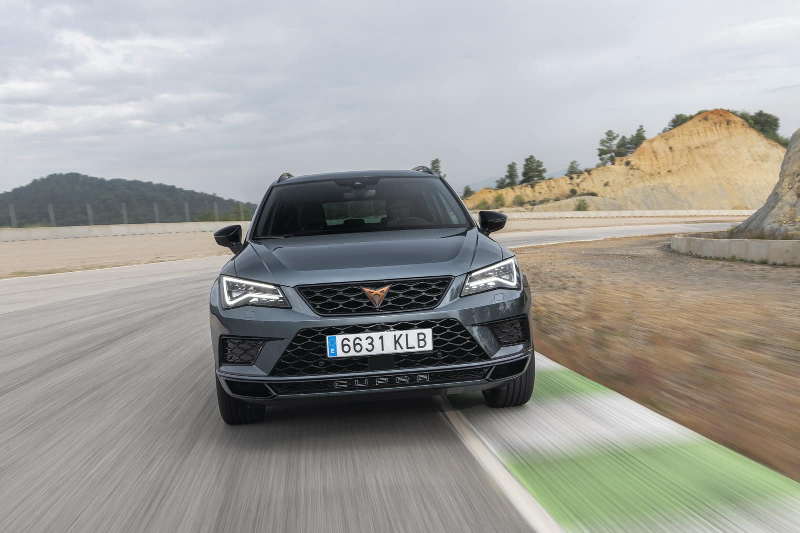 Cupra Ateca 2025: prezzo, foto, dimensioni, interni