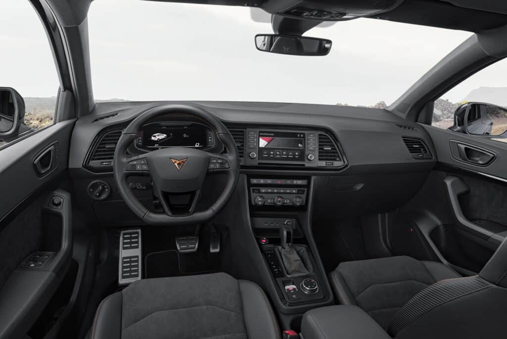 Cupra Ateca 2025 prezzo, foto, dimensioni, interni