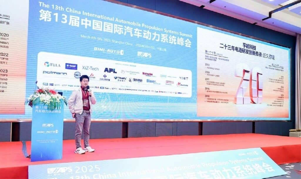 Auto elettriche: azienda cinese svela batteria che si ricarica completamente in 10 minuti