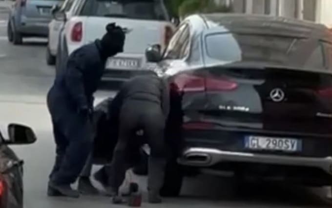 Cerignola, furto d’auto in pieno giorno: rubano un SUV in meno di 2 minuti [VIDEO]