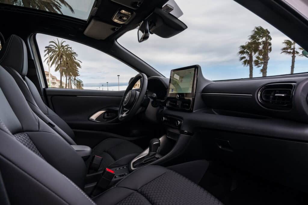 Mazda 2 Hybrid 2025: prezzo, foto, dimensioni, allestimenti