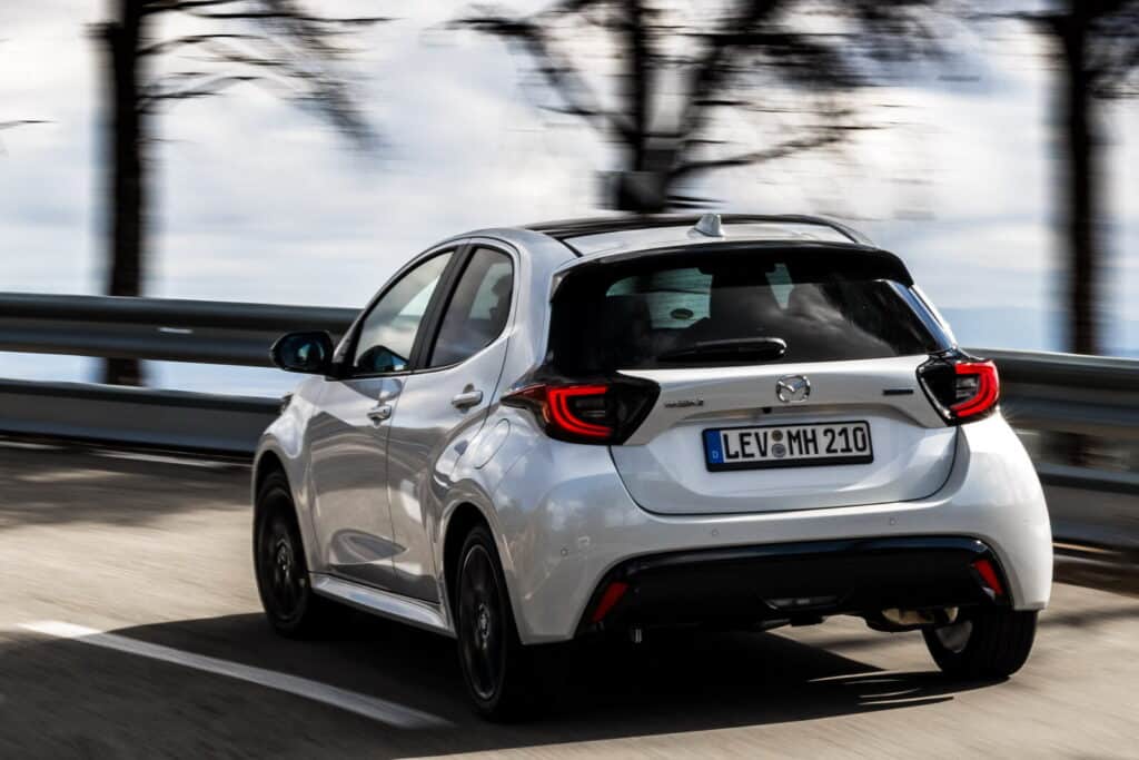 Mazda 2 Hybrid 2025: prezzo, foto, dimensioni, allestimenti