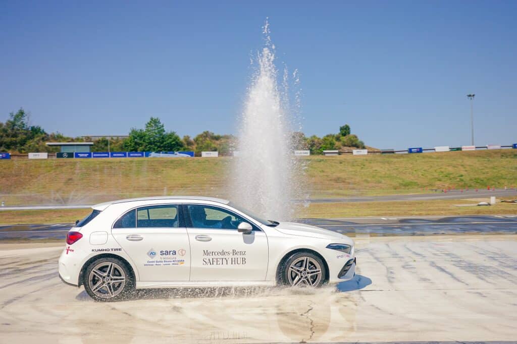 Mercedes-Benz rinnova la sua partnership con i Centri di Guida Sicura ACI-SARA