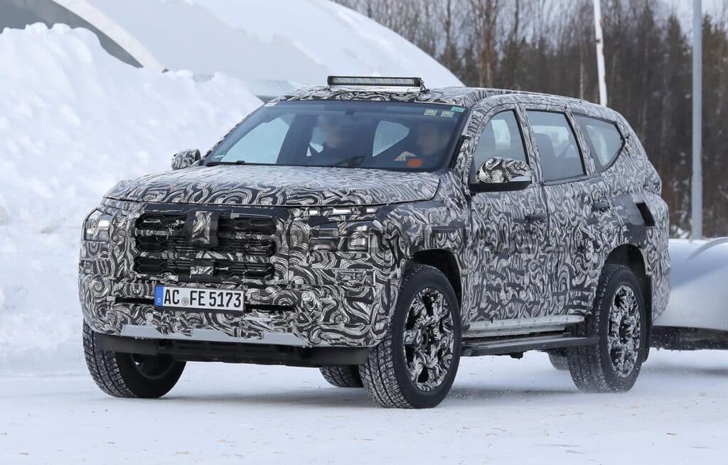 Mitsubishi Pajero Sport 2026: FOTO SPIA della nuova generazione del SUV