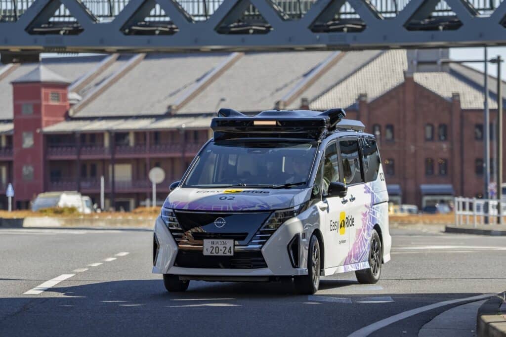 Nissan accelera sulla guida autonoma