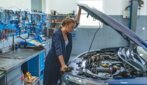 Le officine aprono le porte alle donne grazie alle nuove tecnologie