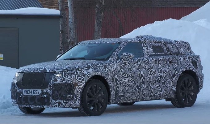 Range Rover Velar EV filmata durante i test sulla neve [VIDEO SPIA]