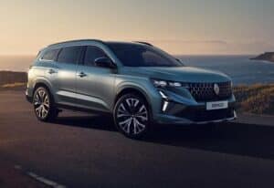 Renault Espace 2025: il restyling ammoderna l’ibrida a tutto spazio [FOTO]