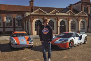 Sparco x Gulf: la nuova collezione heritage ispirata alle iconiche livree del motorsport [FOTO]