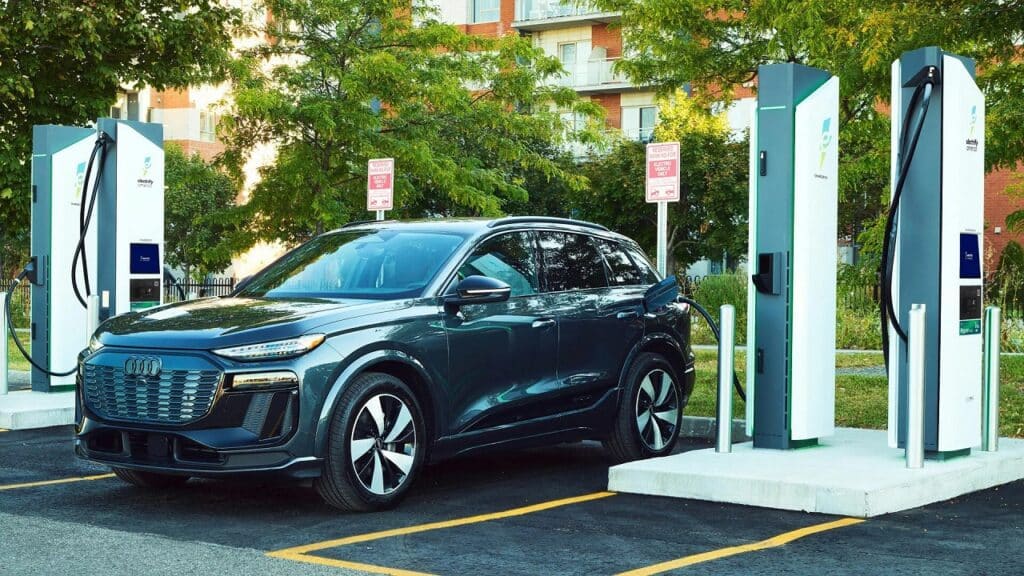 Auto elettriche: in California le stazioni di ricarica superano come numero le pompe di benzina