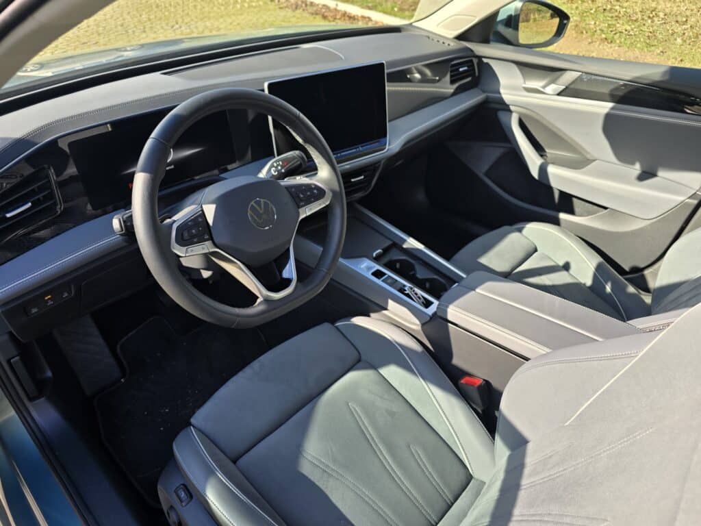 Volkswagen Passat 2025 | Com'è & Come Va