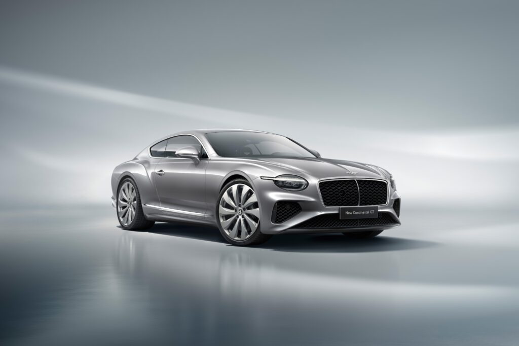 Bentley accelera sull’ibrido con il nuovo V8 High Performance Hybrid