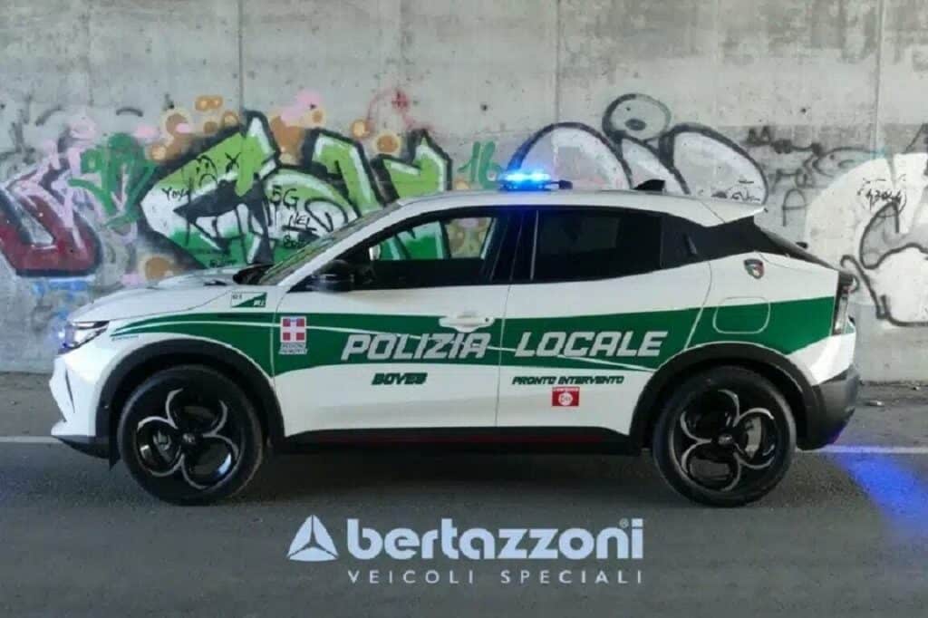 Alfa Romeo Junior indossa la divisa della Polizia Locale