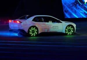 BMW Vision Driving Experience: a Shanghai sorprende per potenza e vernice fluorescente [FOTO]