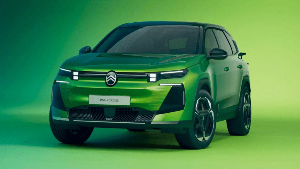 Nuova Citroen C5 Aircross: crescono spazio, tecnologia e comfort. Sarà ibrida ed elettrica [FOTO]