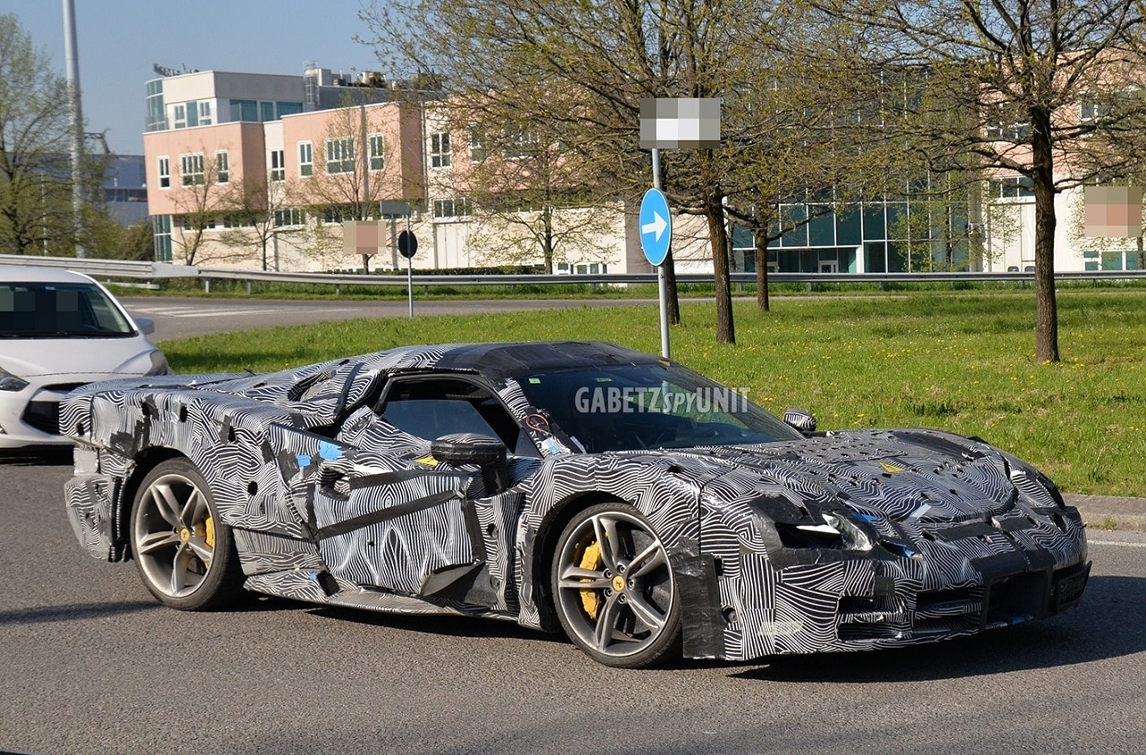 Ferrari 296 XX: nuovo avvistamento per il prototipo [FOTO SPIA]