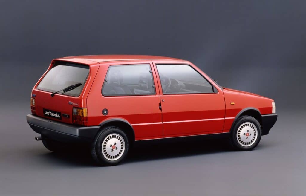 Fiat Uno Turbo i.e.: 40 anni fa il marchio presentava una delle sue auto più sorprendenti