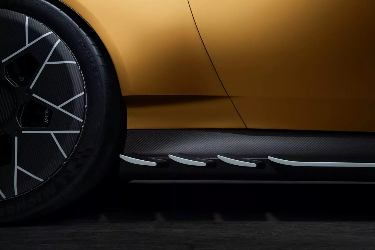 L’UE vuole vietare la fibra di carbonio nelle auto: è pericolosa