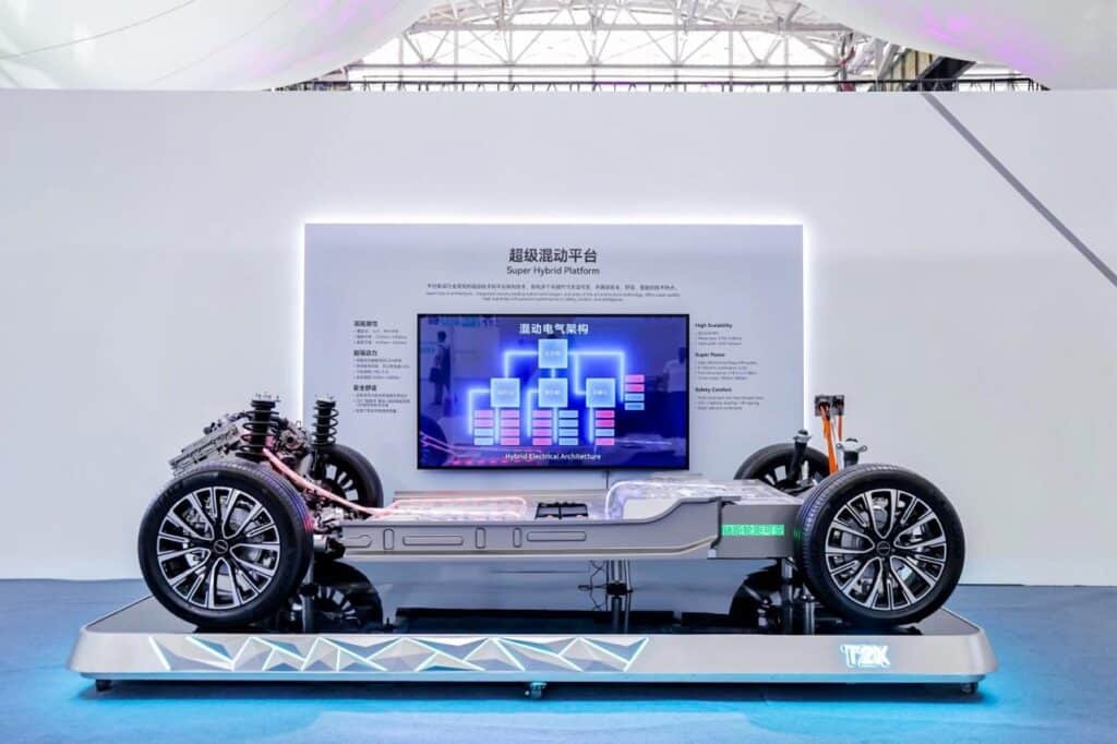 Chery lancia l’iniziativa Hybrid Night e Open-Source