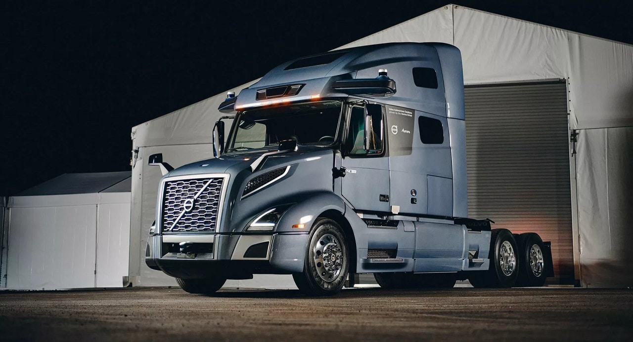 Volvo Group licenzia centinaia di lavoratori negli USA a causa delle incertezze causate dai dazi