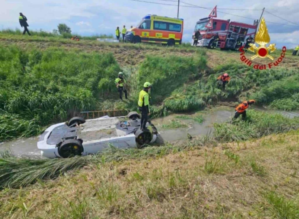 Venezia: imprenditore si ribalta con la Lamborghini appena comprata, finisce in un canale e muore annegato