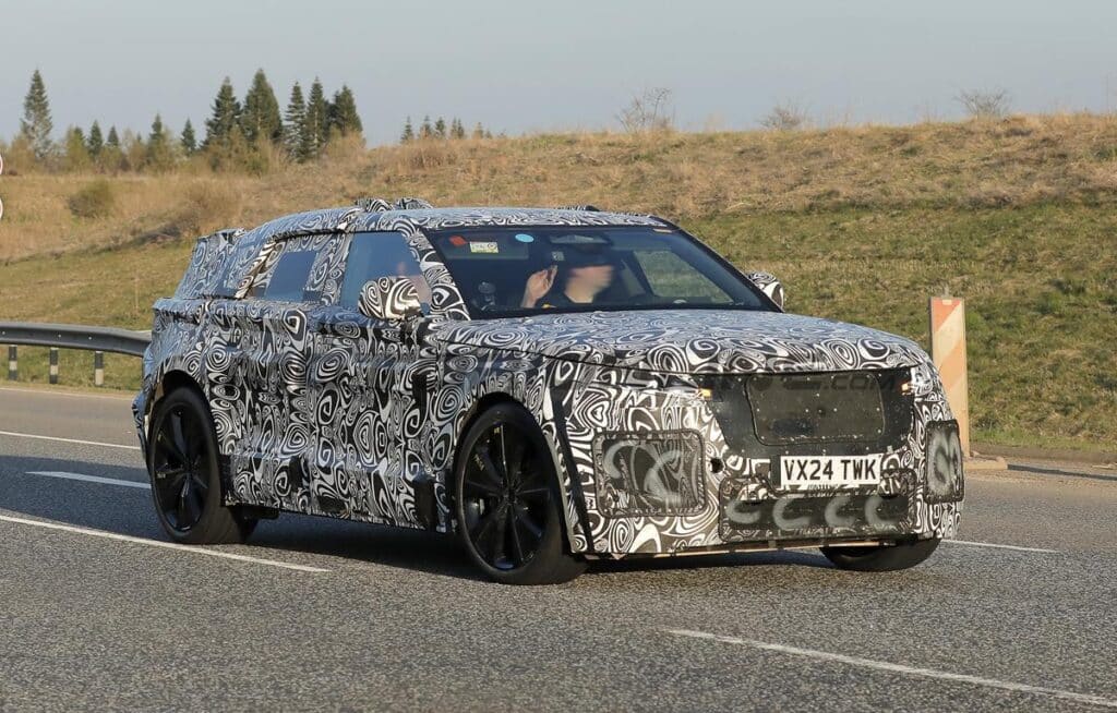 Range Rover Velar 2026: i test dell’erede elettrica del SUV britannico [FOTO SPIA]
