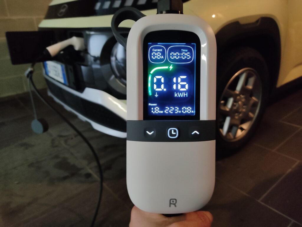 Rheidon PC200: la prova del caricabatterie portatile per auto elettriche [FOTO]