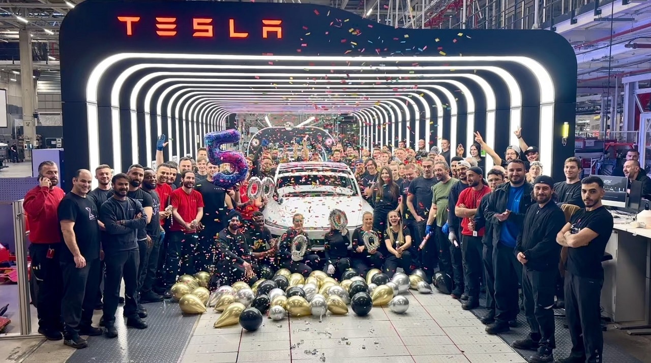 Tesla ha prodotto il suo 500.000° Model Y a Berlino