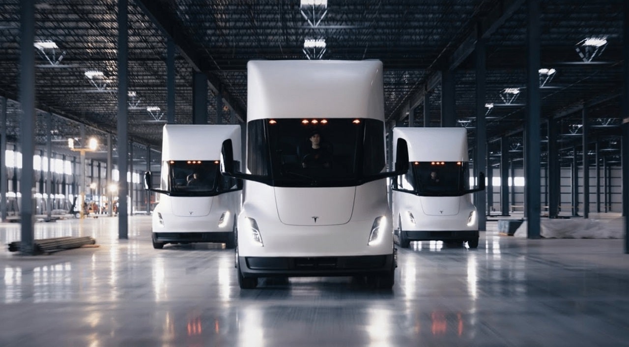Tesla Semi: entro fine anno al via la produzione in serie del camion elettrico