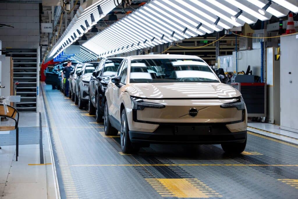 Volvo EX30: via alla produzione nello stabilimento belga di Ghent [FOTO]