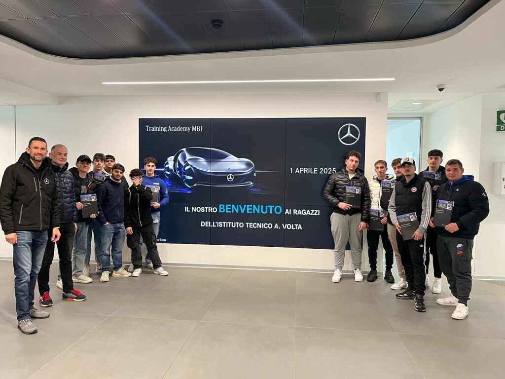 #I drive Mercedes-Benz è il nome del nuovo programma che mette in contatto scuola e imprese