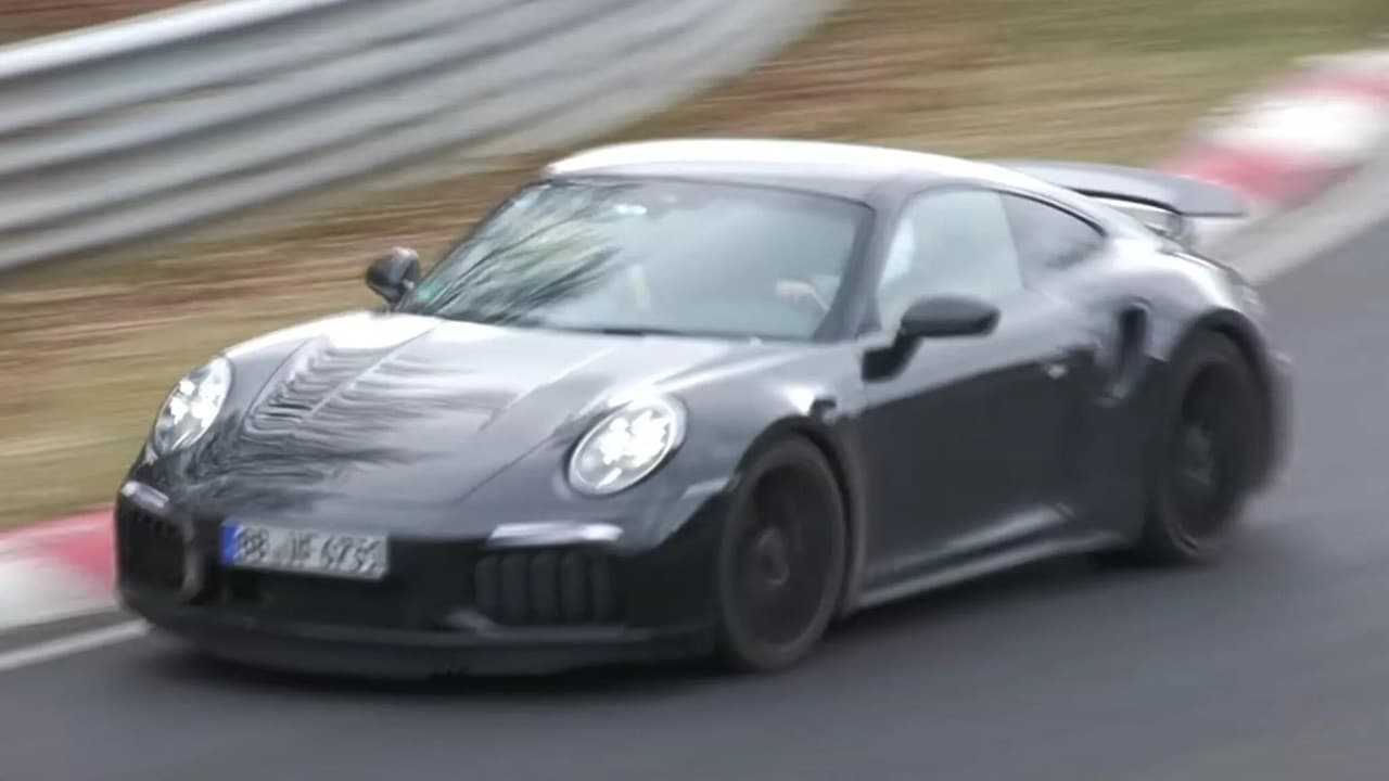 Nuova Porsche 911 Turbo S avvistata al Nurburgring [VIDEO SPIA]