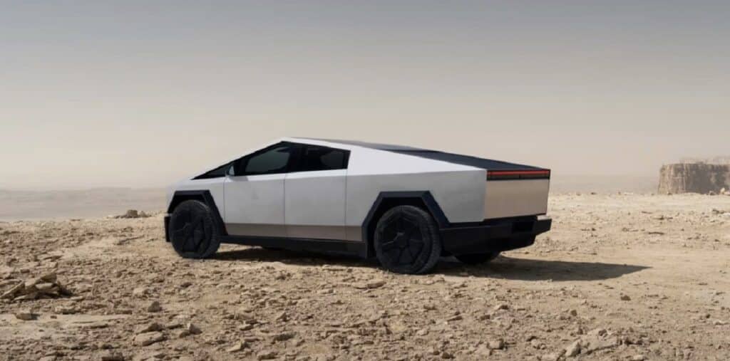 Tesla Cybertruck è sempre più in crisi: nuovi sconti e riduzione della produzione