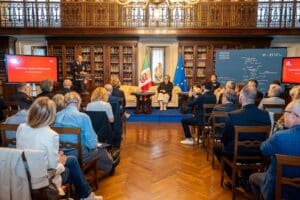 La 1000 Miglia 2025 si è presentata a Roma
