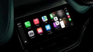 Apple CarPlay Ultra: al debutto l’ultima generazione che controlla quasi tutta l’auto