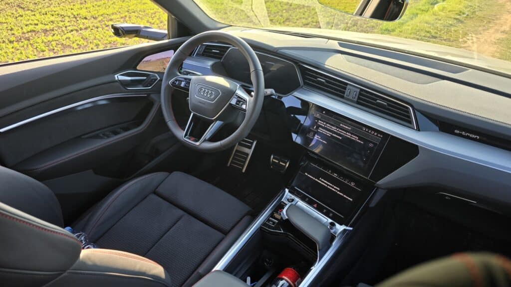 Audi Q8 e-tron edition Dakar 2025 | Com'è & Come Va