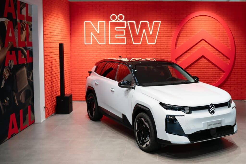 Citroen C5 Aircross debutta in Italia e rafforza l’Elettrico Sociale del brand: prezzi dell’elettrica da 25.400 € [FOTO]