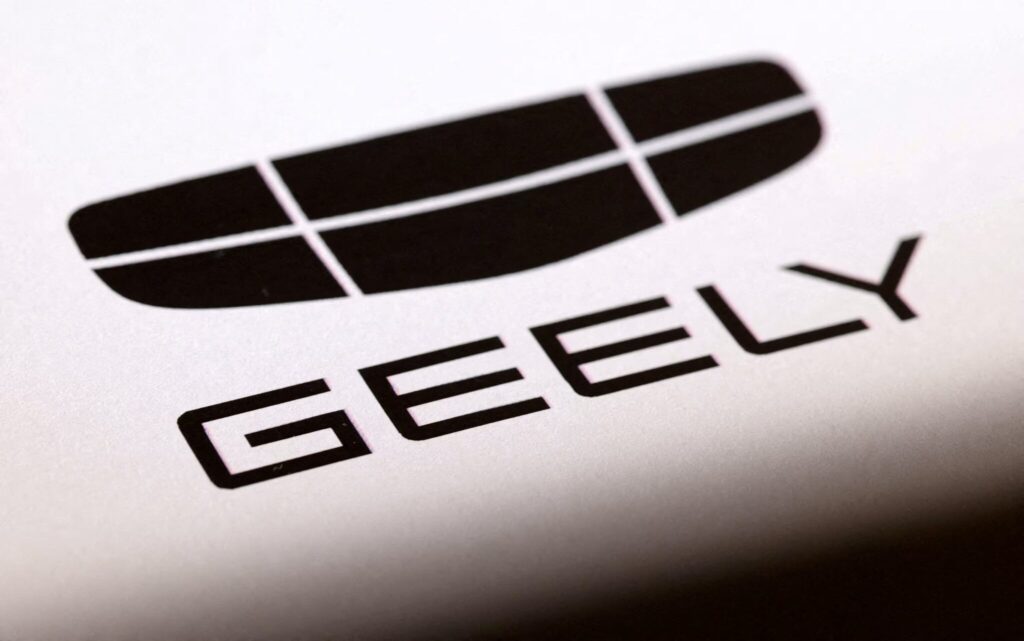 Geely non abbandona il motore a scoppio: una strategia a "due gambe" nel futuro dell'auto